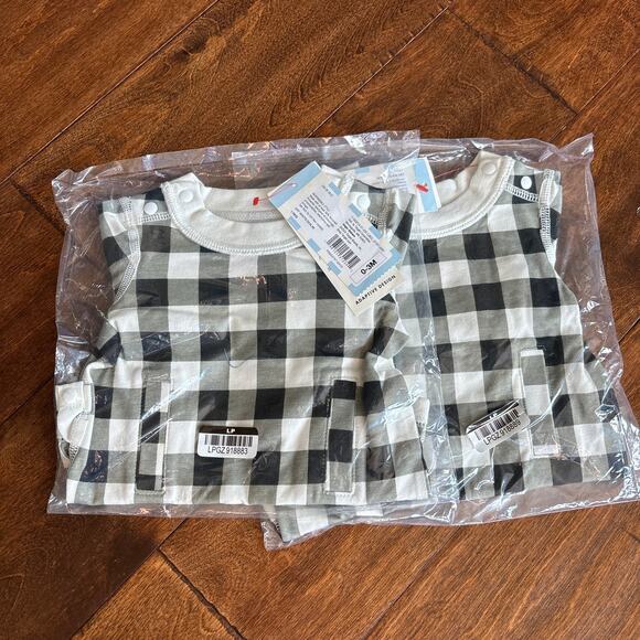 Cat and Jack Adaptive Bodysuit Onesie Baby Boy Girls 0-3 Months Lot of 2 New - Picture 1 of 3